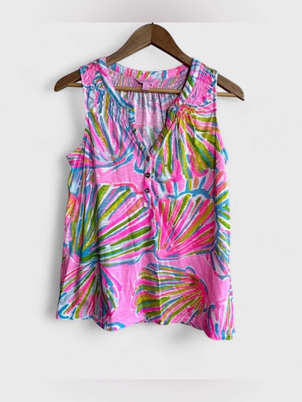 Lilly Pulitzer Essie Seashell Print Smocked V-Neck Tank Top Size Small Coastal
